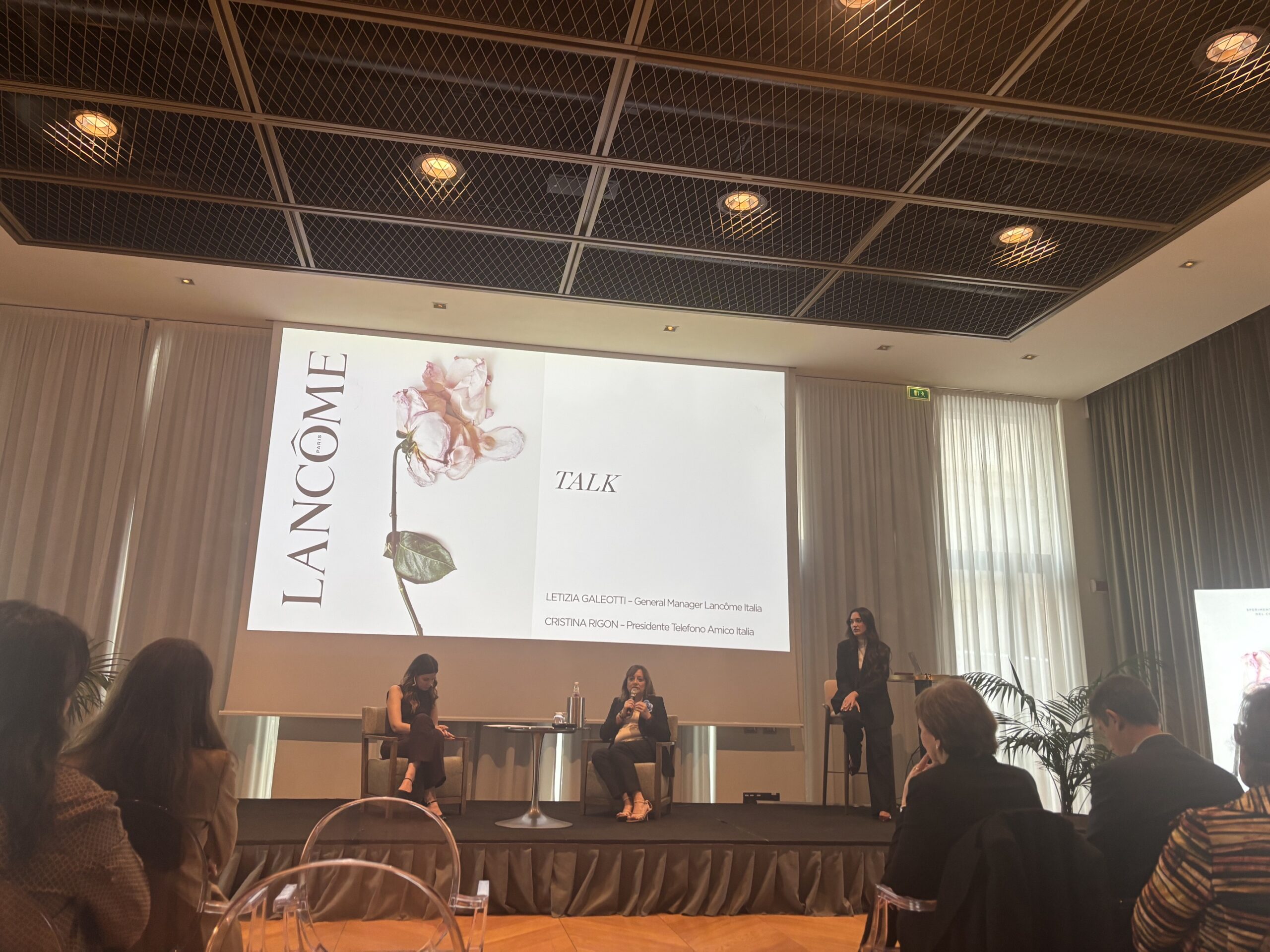 Telefono Amico e Lancome insieme per la salute mentale delle donne
